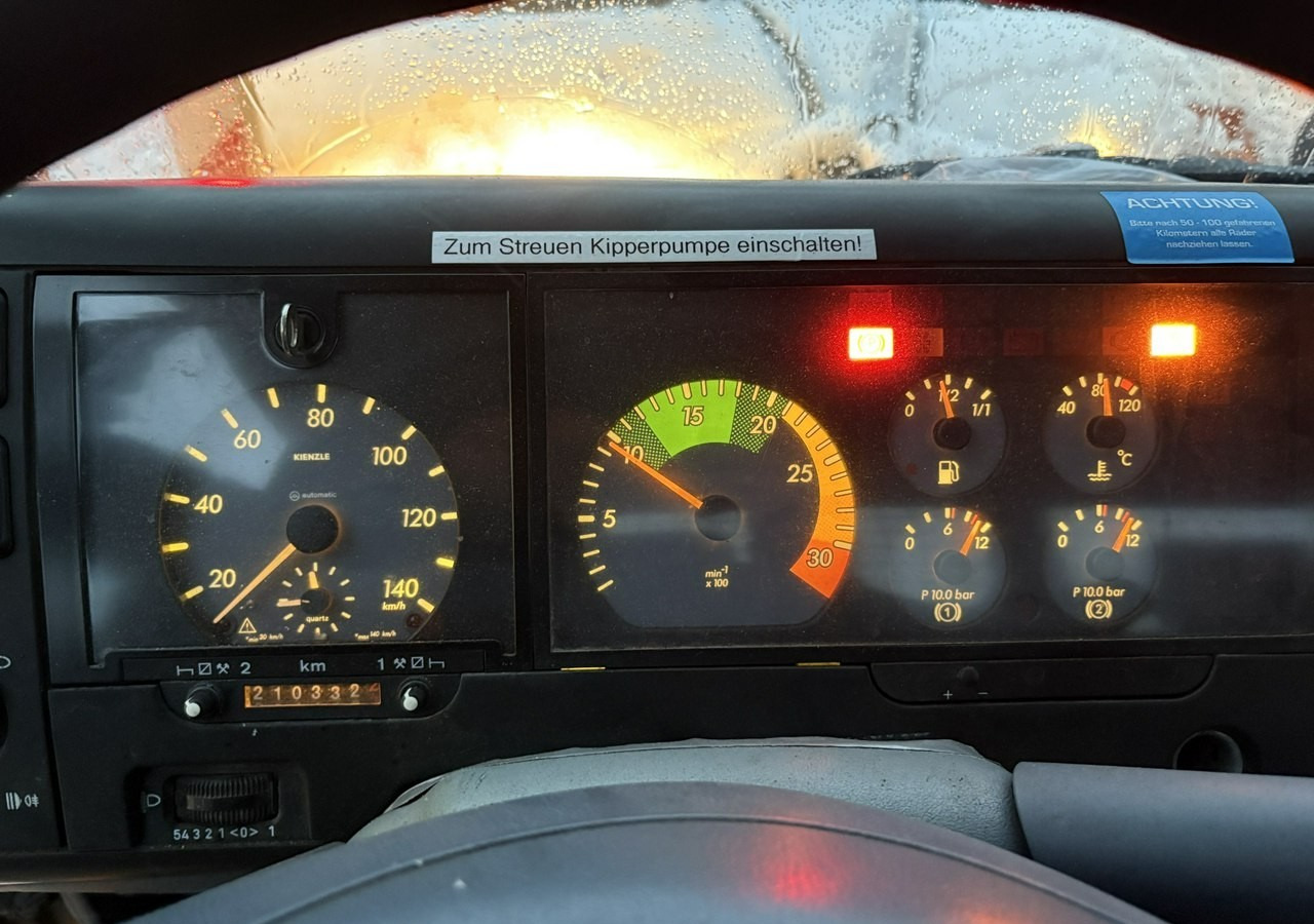 Mercedes-Benz Inny Mercedes-Benz Mercedes Vario 815 Wywrotka 4X4 2004 Pług posypywarka odśnieżarka - Snow removal vehicle: picture 5 Mercedes-Benz Inny Mercedes-Benz Mercedes Vario 815 Wywrotka 4X4 2004 Pług posypywarka odśnieżarka - Snow removal vehicle: picture 5