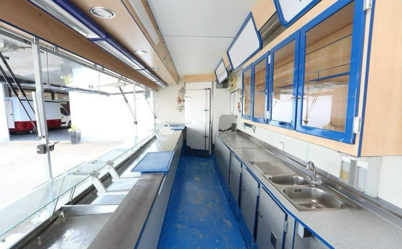Mercedes-Benz Inny Mercedes-Benz Vario Autosklep Ryb Gastronomiczny Food Truck Foodtruck Sklep Borco - Food truck: picture 5 Mercedes-Benz Inny Mercedes-Benz Vario Autosklep Ryb Gastronomiczny Food Truck Foodtruck Sklep Borco - Food truck: picture 5