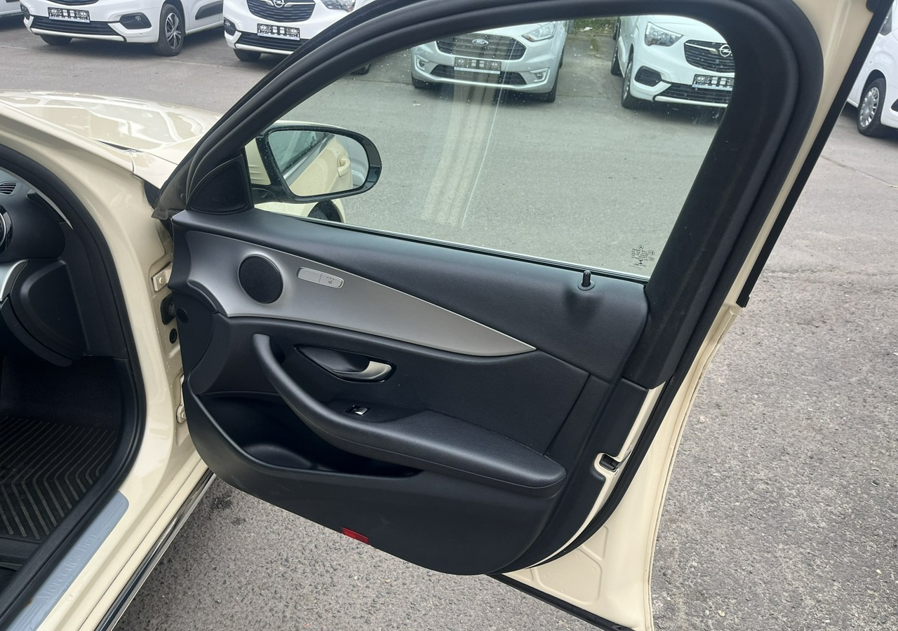 Car Mercedes-Benz Klasa E E220d T 9G-tronic 197KM Navi FullLed Kamera Asystent Model 2020 FV 2: picture 13