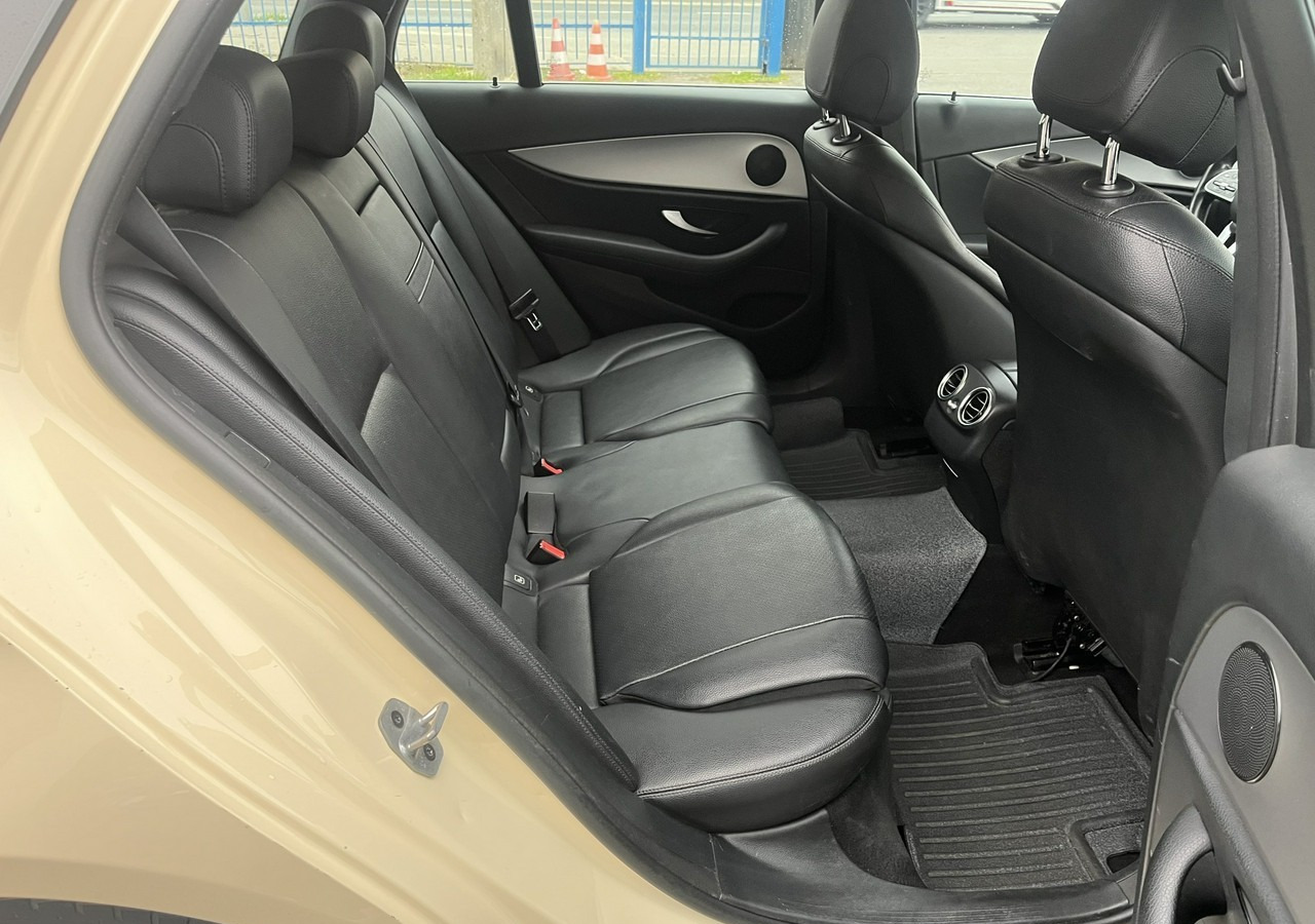 Car Mercedes-Benz Klasa E E220d T 9G-tronic 197KM Navi FullLed Kamera Asystent Model 2020 FV 2: picture 16