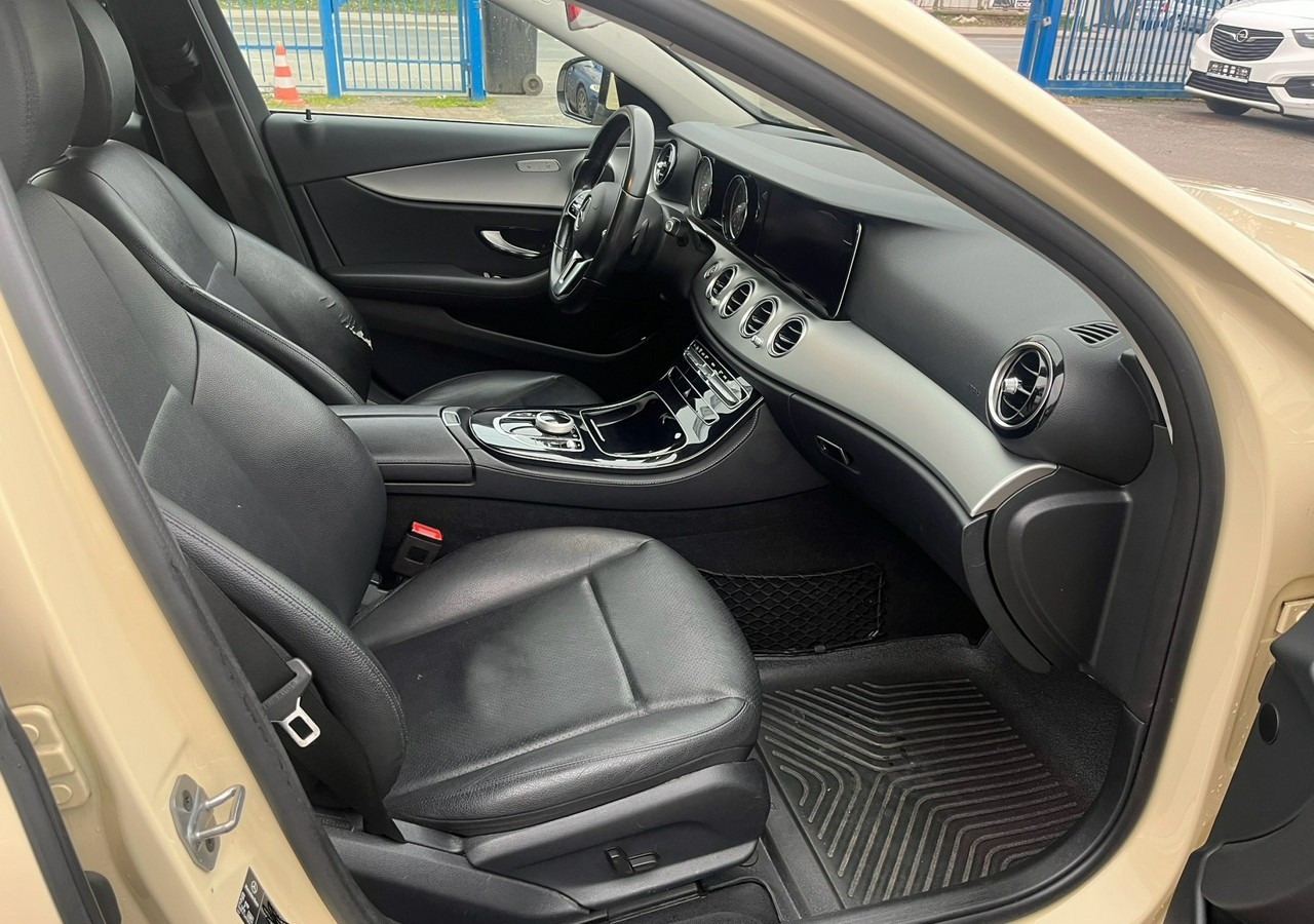 Car Mercedes-Benz Klasa E E220d T 9G-tronic 197KM Navi FullLed Kamera Asystent Model 2020 FV 2: picture 12