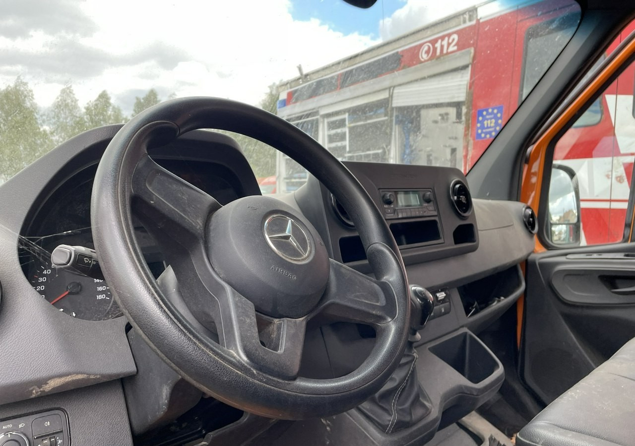 Mercedes-Benz Sprinter Sprinter 314 Dokka Brygadówka 7-oso doka Klim skrzynia rama Model 20 - Open body delivery van, Crew cab van: picture 5 Mercedes-Benz Sprinter Sprinter 314 Dokka Brygadówka 7-oso doka Klim skrzynia rama Model 20 - Open body delivery van, Crew cab van: picture 5