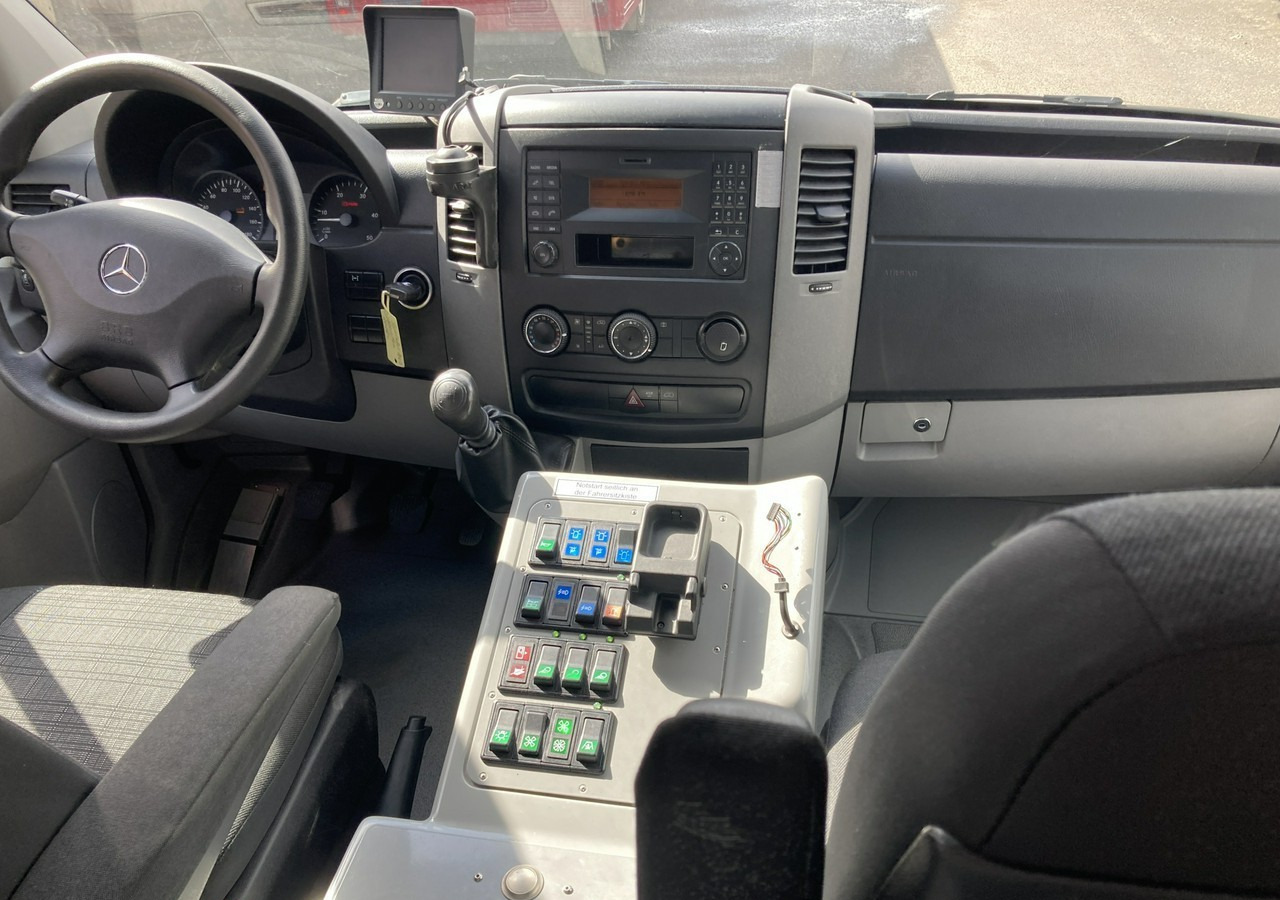 Leasing of  Mercedes-Benz Sprinter Sprinter 519 Karetka 4X4 Ambulans MODEL 2017 Mercedes-Benz Sprinter Sprinter 519 Karetka 4X4 Ambulans MODEL 2017: picture 14