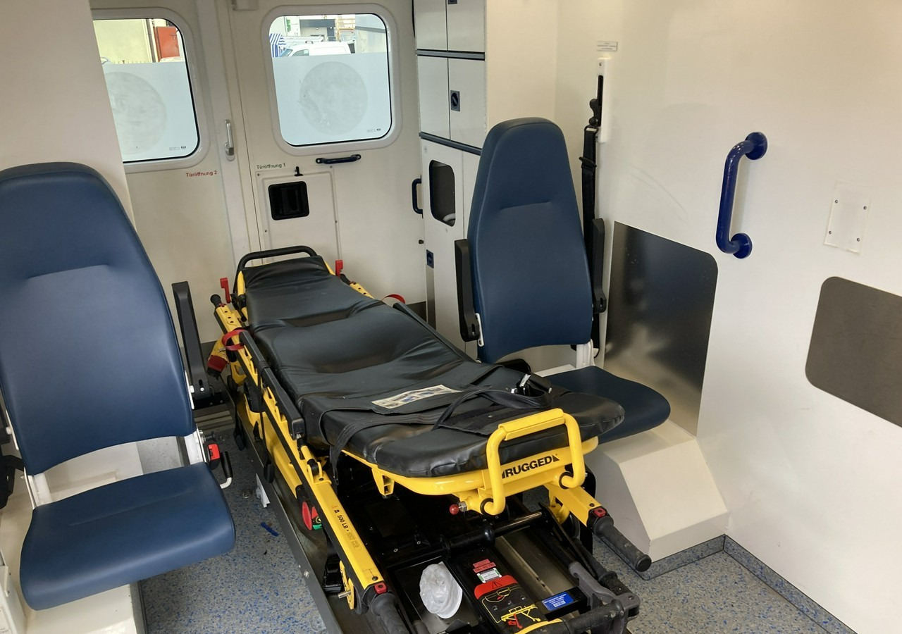 Leasing of  Mercedes-Benz Sprinter Sprinter 519 Karetka 4X4 Ambulans MODEL 2017 Mercedes-Benz Sprinter Sprinter 519 Karetka 4X4 Ambulans MODEL 2017: picture 8