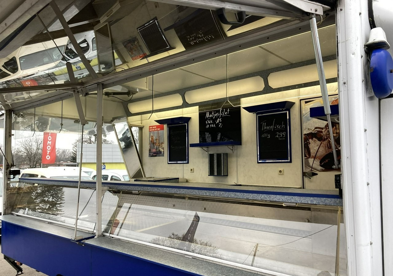 Mercedes-Benz Sprinter Sprinter Autosklep Gastronomiczny wędli Ryb Food Truck Foodtruck skl - Food truck: picture 3 Mercedes-Benz Sprinter Sprinter Autosklep Gastronomiczny wędli Ryb Food Truck Foodtruck skl - Food truck: picture 3