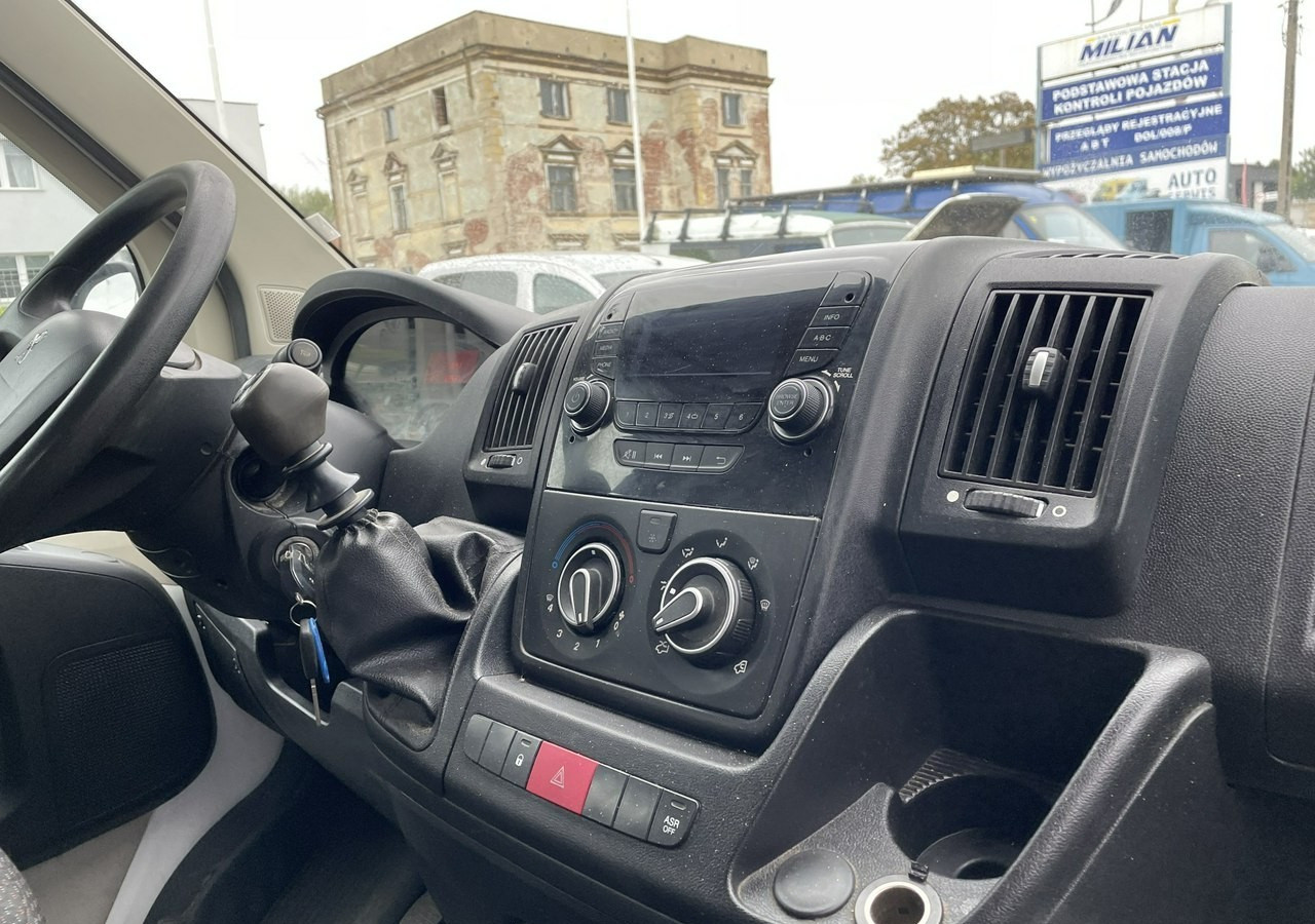 Peugeot Boxer Peugeot Boxer 2.0-130KM klima dokka Brygadówka doka 122tkm 2018 - Open body delivery van, Crew cab van: picture 5 Peugeot Boxer Peugeot Boxer 2.0-130KM klima dokka Brygadówka doka 122tkm 2018 - Open body delivery van, Crew cab van: picture 5