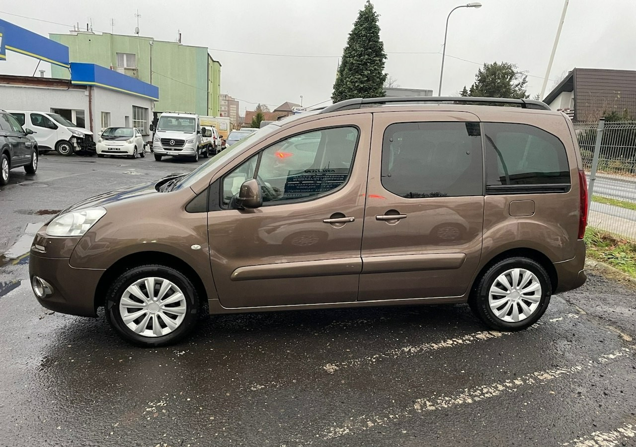 Peugeot Partner II Peugeot Partner Tepee 1.6 VTi 120KM Family Model 2013 - Estate car: picture 2 Peugeot Partner II Peugeot Partner Tepee 1.6 VTi 120KM Family Model 2013 - Estate car: picture 2