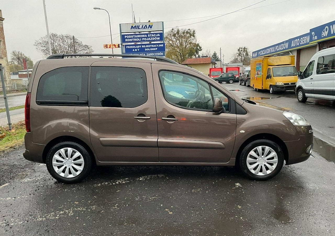 Peugeot Partner II Peugeot Partner Tepee 1.6 VTi 120KM Family Model 2013 - Estate car: picture 5 Peugeot Partner II Peugeot Partner Tepee 1.6 VTi 120KM Family Model 2013 - Estate car: picture 5