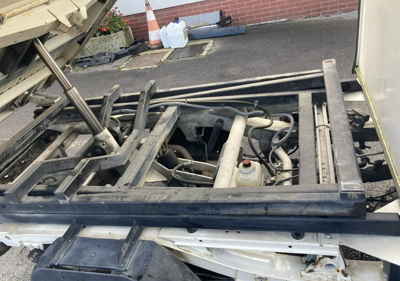 Refuse truck Piaggio Piaggio Porter Śmieciarka Wywrotka 2015: picture 9