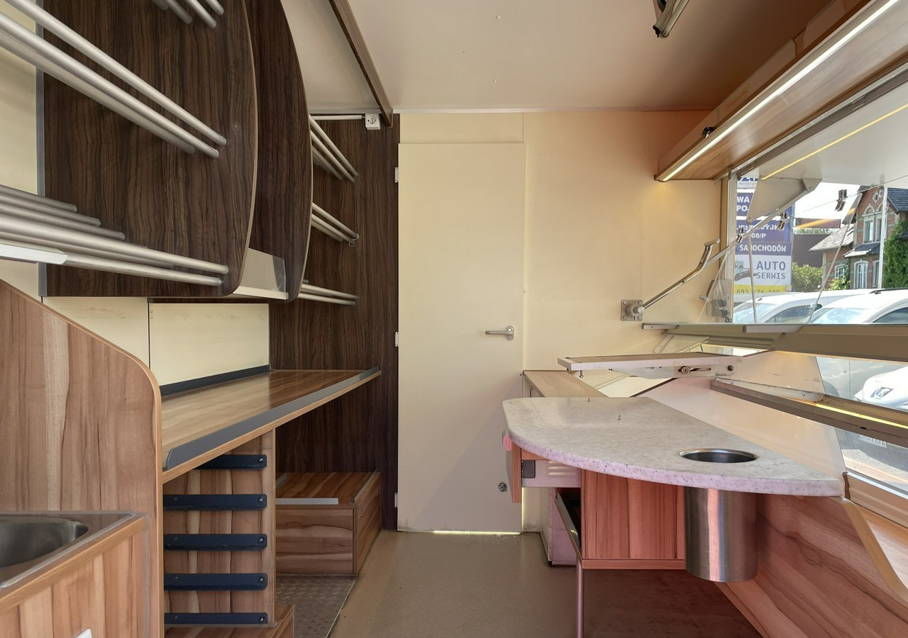 Renault Master Autosklep pieczywa Gastronomiczny Food Truck Foodtruck Sklep Borco20 - Food truck: picture 2 Renault Master Autosklep pieczywa Gastronomiczny Food Truck Foodtruck Sklep Borco20 - Food truck: picture 2