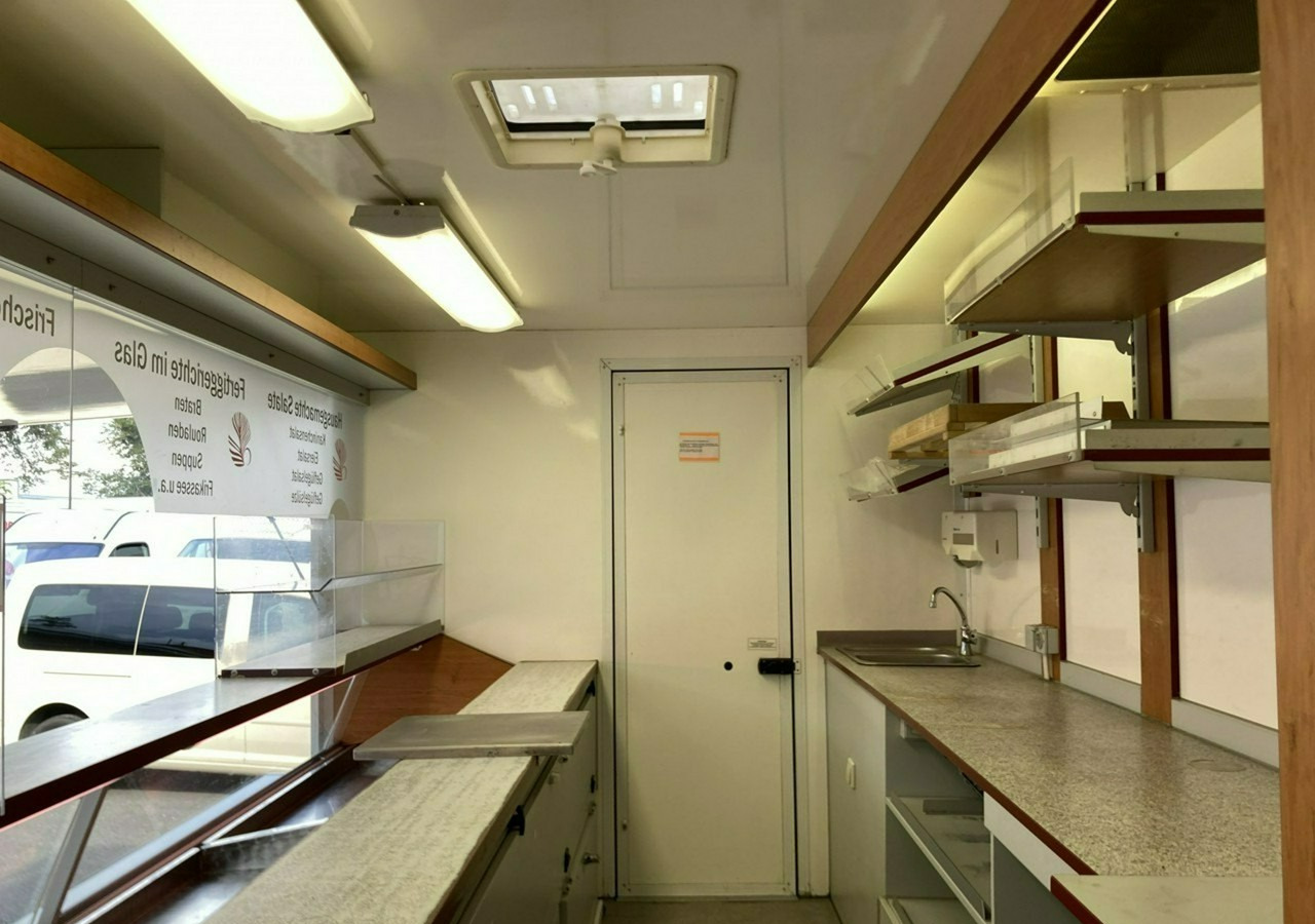 Renault Master Master Autosklep Gastronomiczny Food Truck Foodtruck Sklep bar 2009 - Food truck: picture 5 Renault Master Master Autosklep Gastronomiczny Food Truck Foodtruck Sklep bar 2009 - Food truck: picture 5