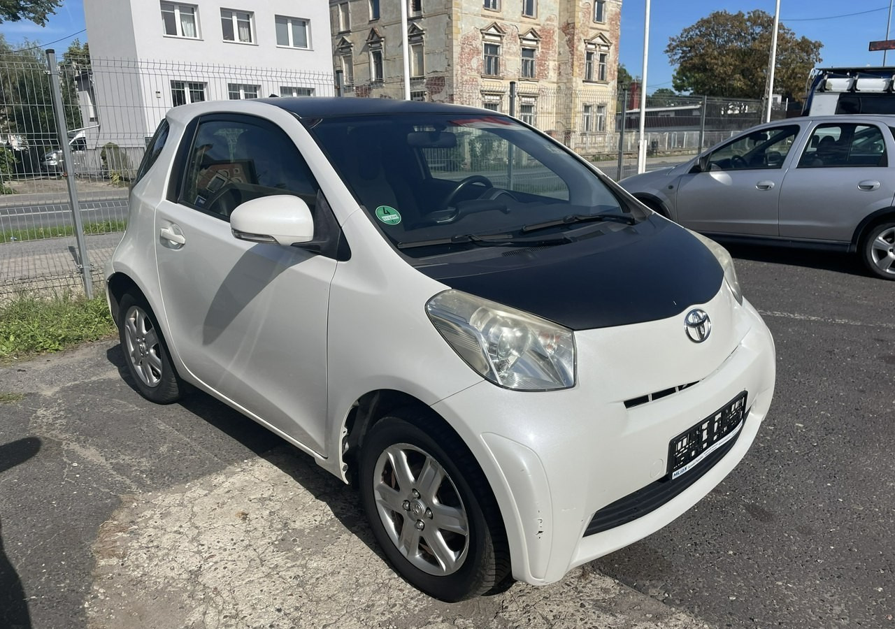 Toyota IQ Toyota iQ Klima - Hatchback: picture 2 Toyota IQ Toyota iQ Klima - Hatchback: picture 2