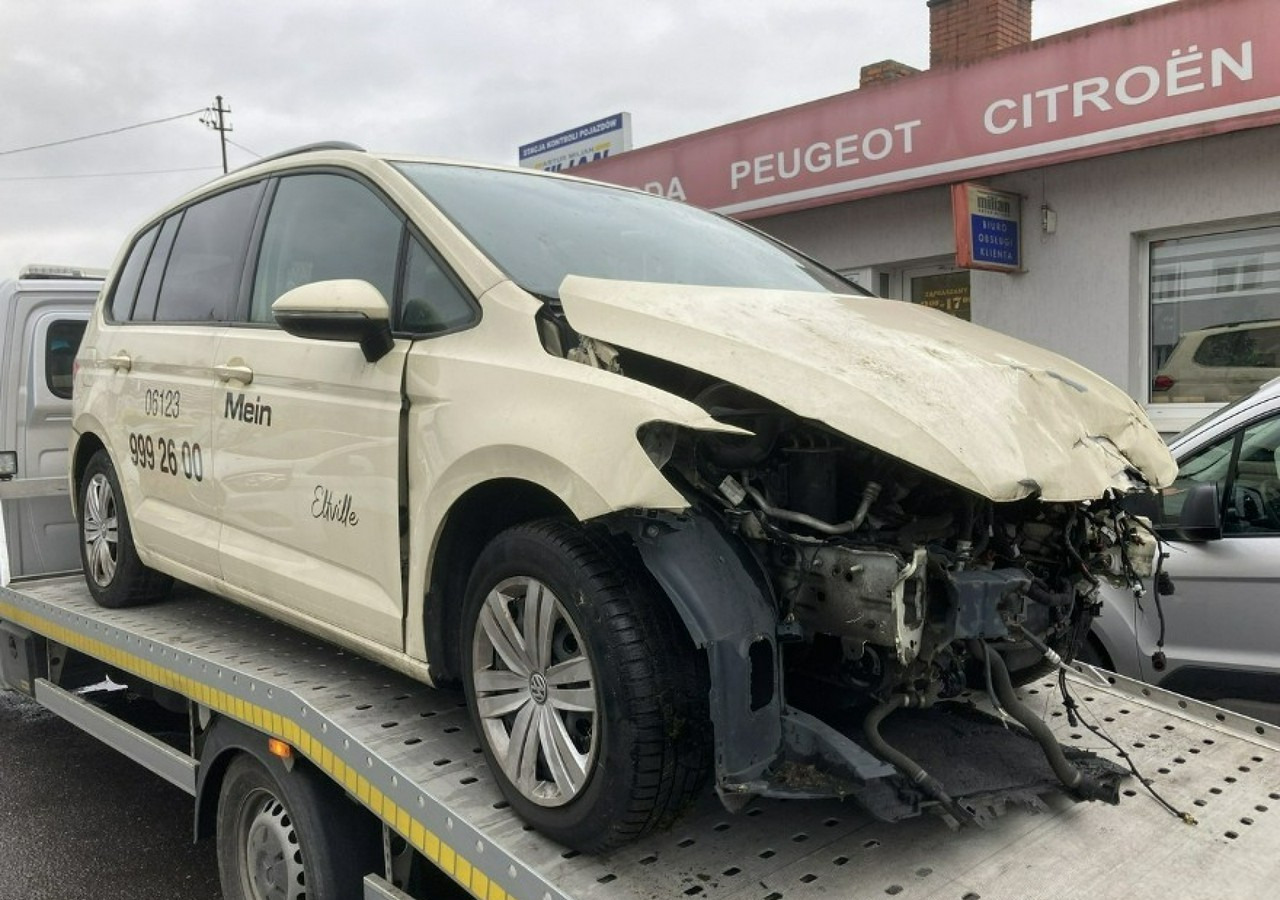 Volkswagen Touran II Touran - Car: picture 4 Volkswagen Touran II Touran - Car: picture 4