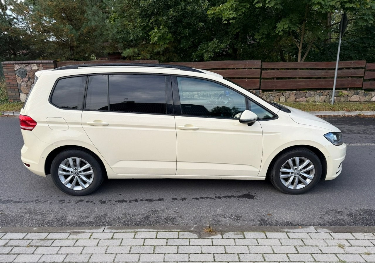 Volkswagen Touran III 2.0 TDI DSG 120 KM Automat 7osobowy Klima Skóra Full Serwis 2020 - Estate car: picture 2 Volkswagen Touran III 2.0 TDI DSG 120 KM Automat 7osobowy Klima Skóra Full Serwis 2020 - Estate car: picture 2