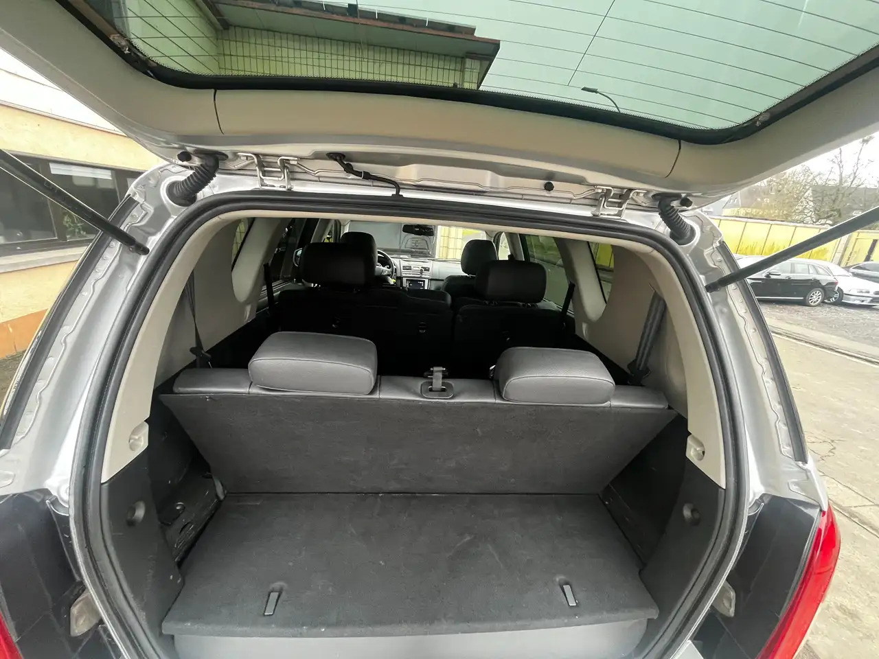 SsangYong Rexton Rexton 2.2 TD 4x4|AUTOM|7SITZ - SUV: picture 5 SsangYong Rexton Rexton 2.2 TD 4x4|AUTOM|7SITZ - SUV: picture 5