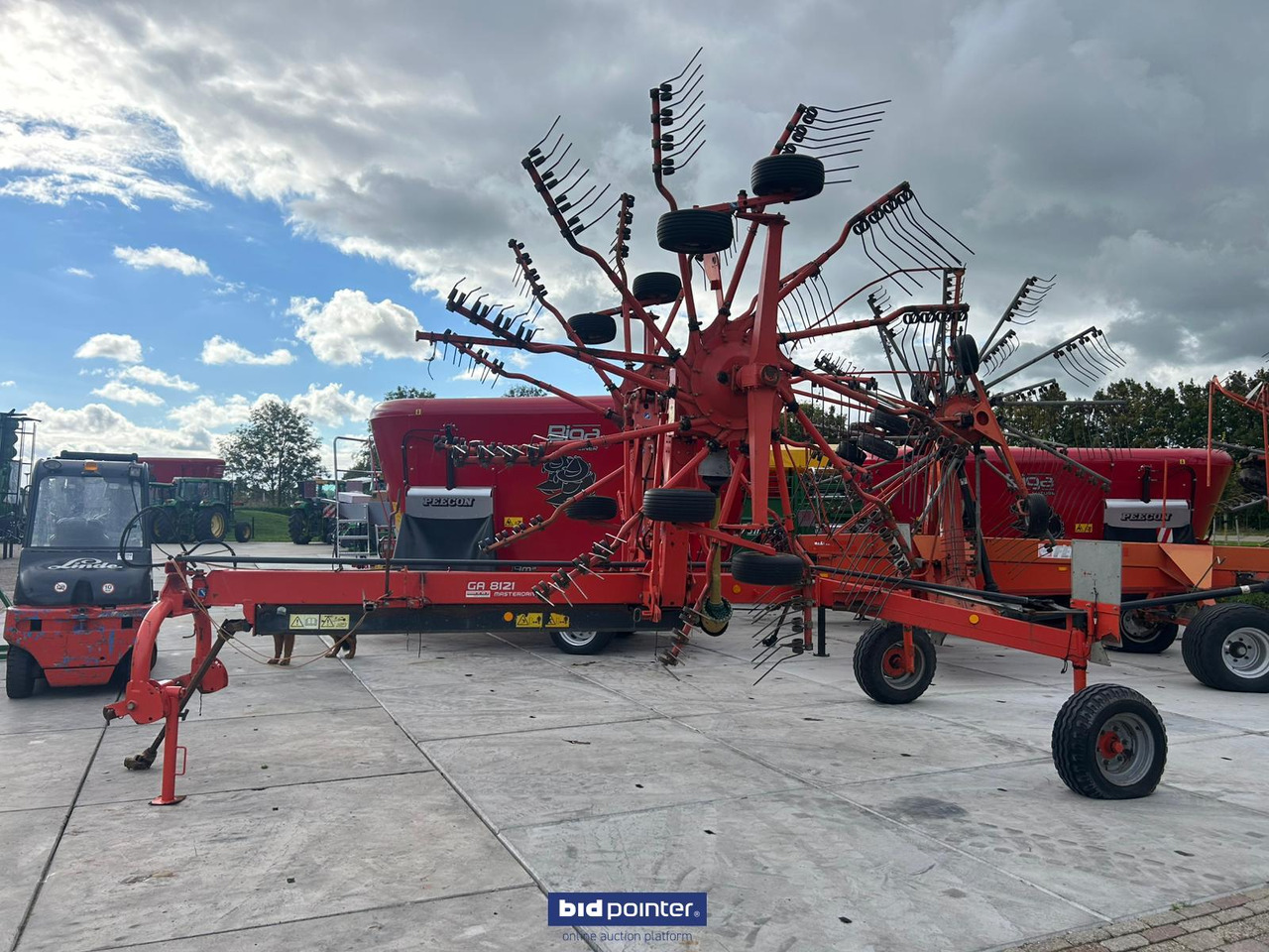 Kuhn GA8121 - Tedder/ Rake: picture 3 Kuhn GA8121 - Tedder/ Rake: picture 3