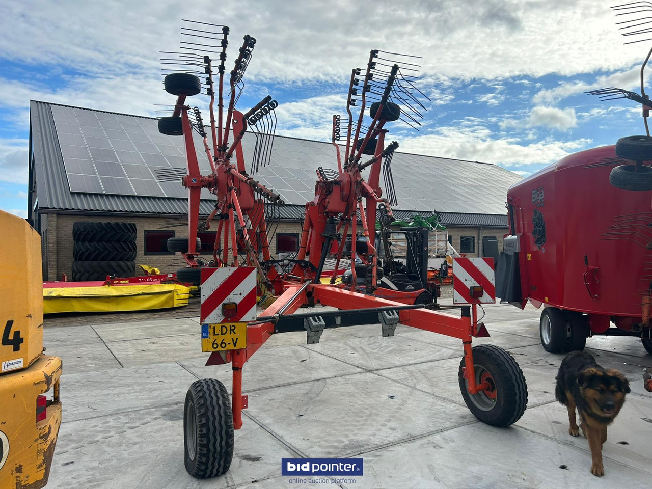 Kuhn GA8121 - Tedder/ Rake: picture 5 Kuhn GA8121 - Tedder/ Rake: picture 5