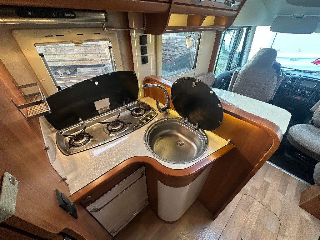 Integrated motorhome RAPIDO 855 F: picture 6