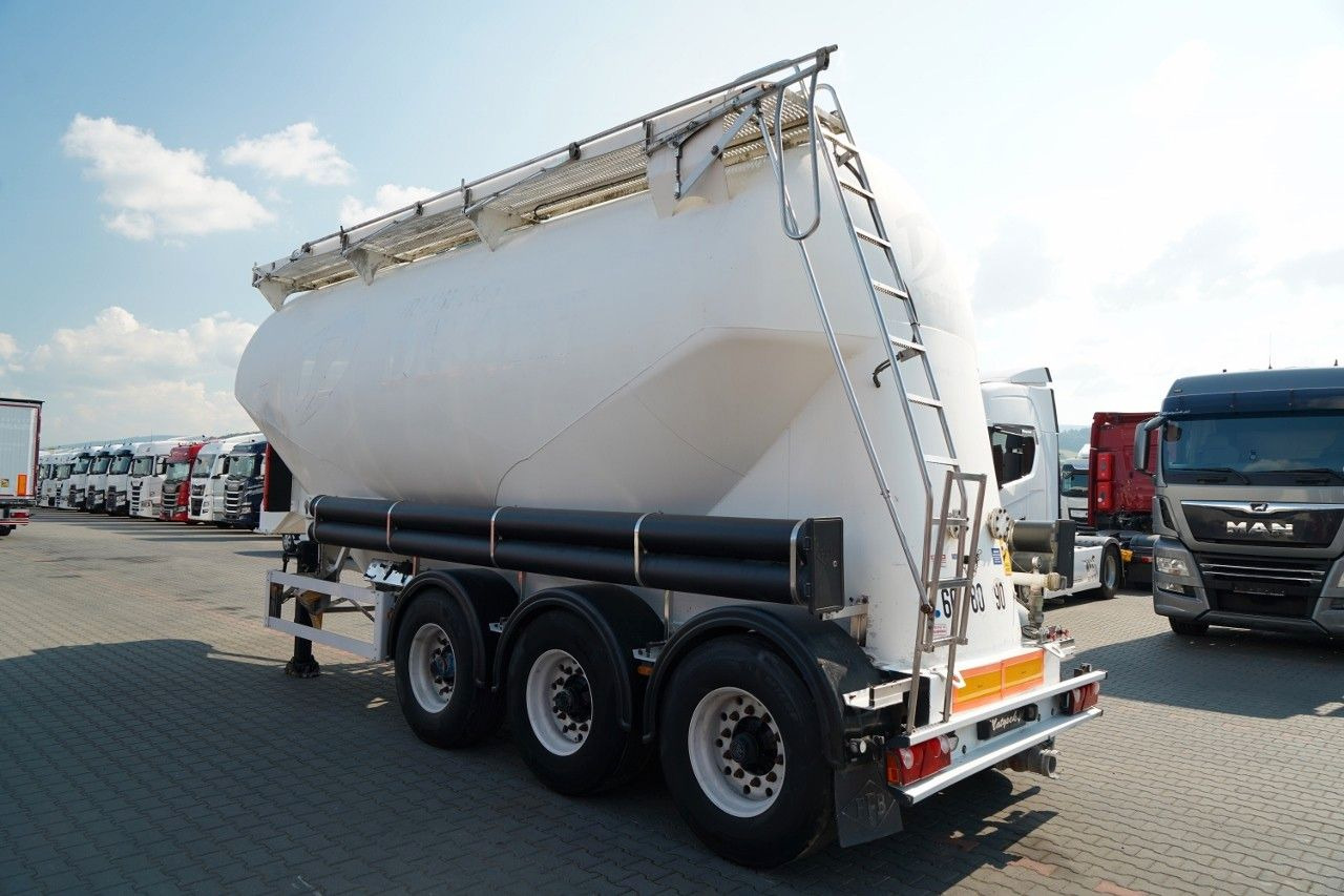 Feldbinder / CEMENTONACZEPA / 3 KOMORY / 36 000 - Silo semi-trailer: picture 5 Feldbinder / CEMENTONACZEPA / 3 KOMORY / 36 000 - Silo semi-trailer: picture 5