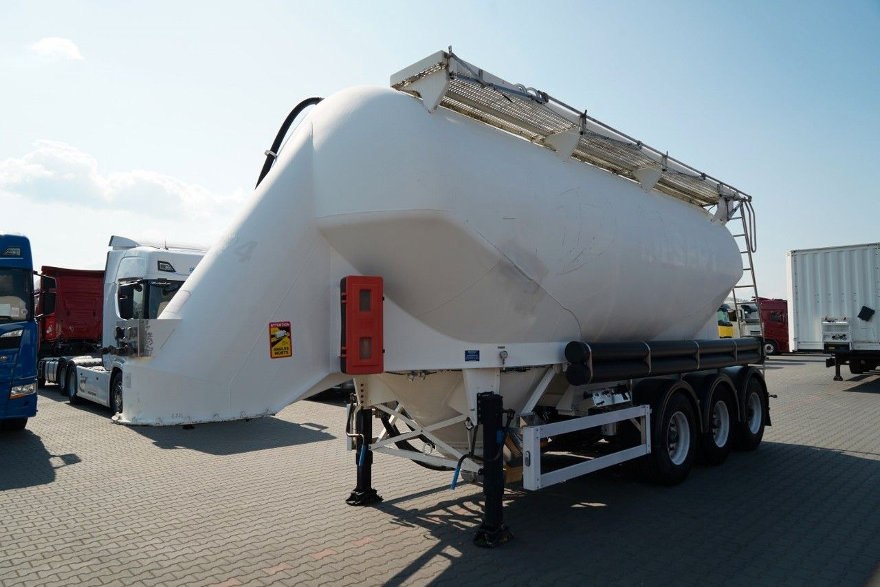 Feldbinder / CEMENTONACZEPA / 3 KOMORY / 36 000 - Silo semi-trailer: picture 4 Feldbinder / CEMENTONACZEPA / 3 KOMORY / 36 000 - Silo semi-trailer: picture 4
