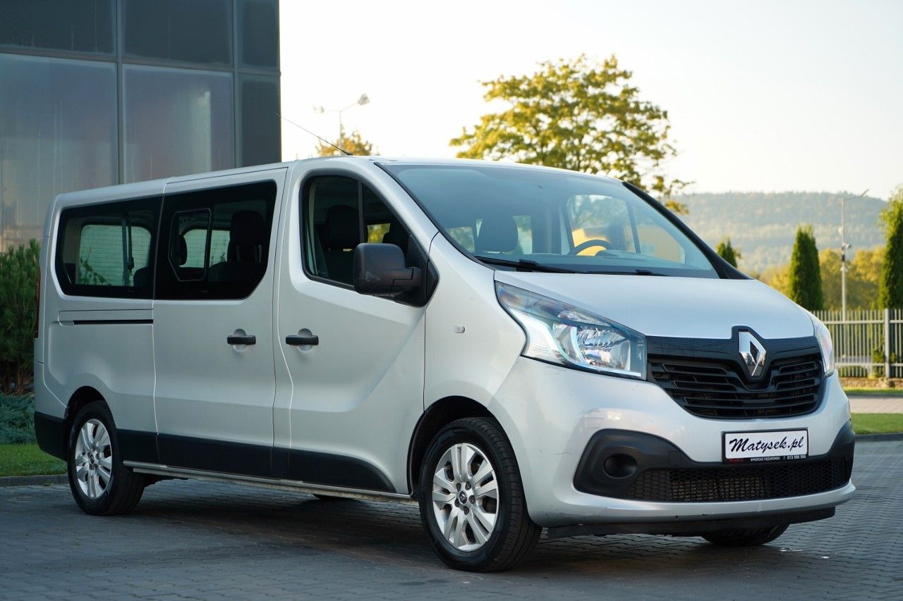 Renault TRAFIC 125 DCI / BUS / 9 MIEJSC / 2017 ROK / PO - People carrier: picture 4 Renault TRAFIC 125 DCI / BUS / 9 MIEJSC / 2017 ROK / PO - People carrier: picture 4