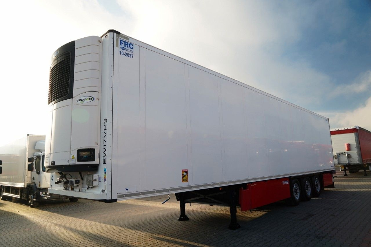 Schmitz Cargobull CHŁODNIA / CARRIER VECTOR 1550 / 2x OŚ PODNOSZO - Refrigerated semi-trailer: picture 2 Schmitz Cargobull CHŁODNIA / CARRIER VECTOR 1550 / 2x OŚ PODNOSZO - Refrigerated semi-trailer: picture 2