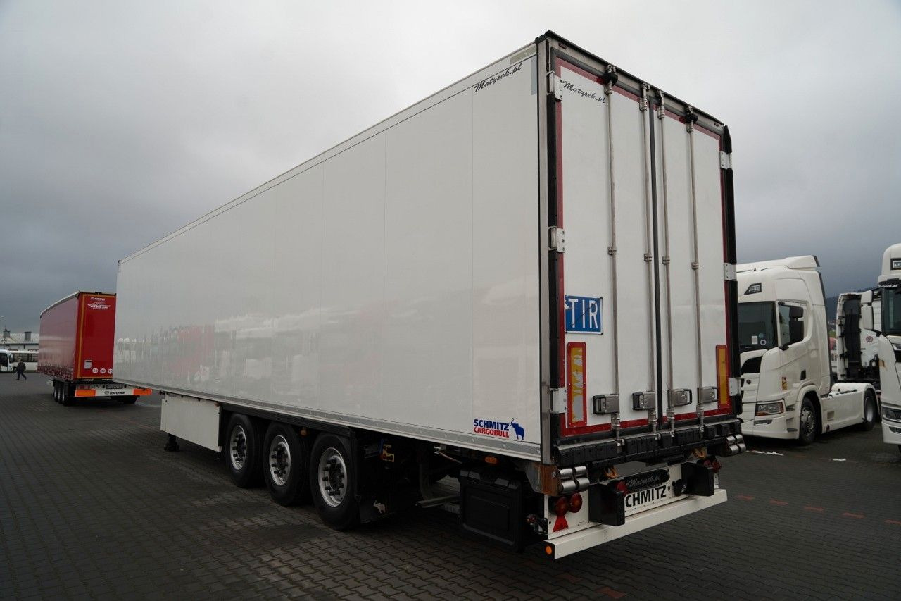 Schmitz Cargobull CHŁODNIA / THERMO KING / HAKÓWKA / OŚ PODNOSZO - Refrigerated semi-trailer: picture 3 Schmitz Cargobull CHŁODNIA / THERMO KING / HAKÓWKA / OŚ PODNOSZO - Refrigerated semi-trailer: picture 3