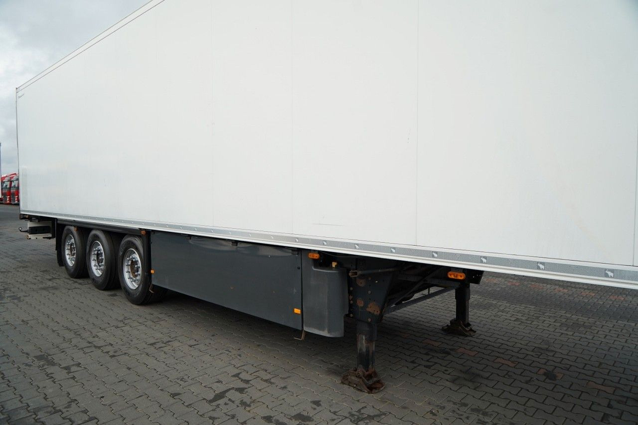 Schmitz Cargobull CHŁODNIA / THERMO KING SLX 300 / HAKÓWKA / HAKOW - Refrigerated semi-trailer: picture 5 Schmitz Cargobull CHŁODNIA / THERMO KING SLX 300 / HAKÓWKA / HAKOW - Refrigerated semi-trailer: picture 5