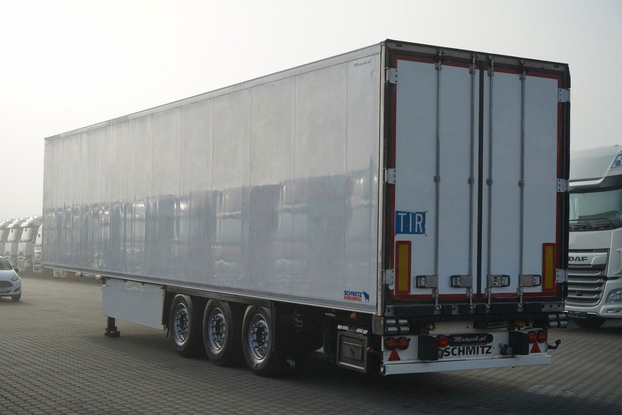 Schmitz Cargobull / CHŁODNIA / THERMO KING SLX 300 / HAKÓWKA / OŚ - Refrigerated semi-trailer: picture 4 Schmitz Cargobull / CHŁODNIA / THERMO KING SLX 300 / HAKÓWKA / OŚ - Refrigerated semi-trailer: picture 4