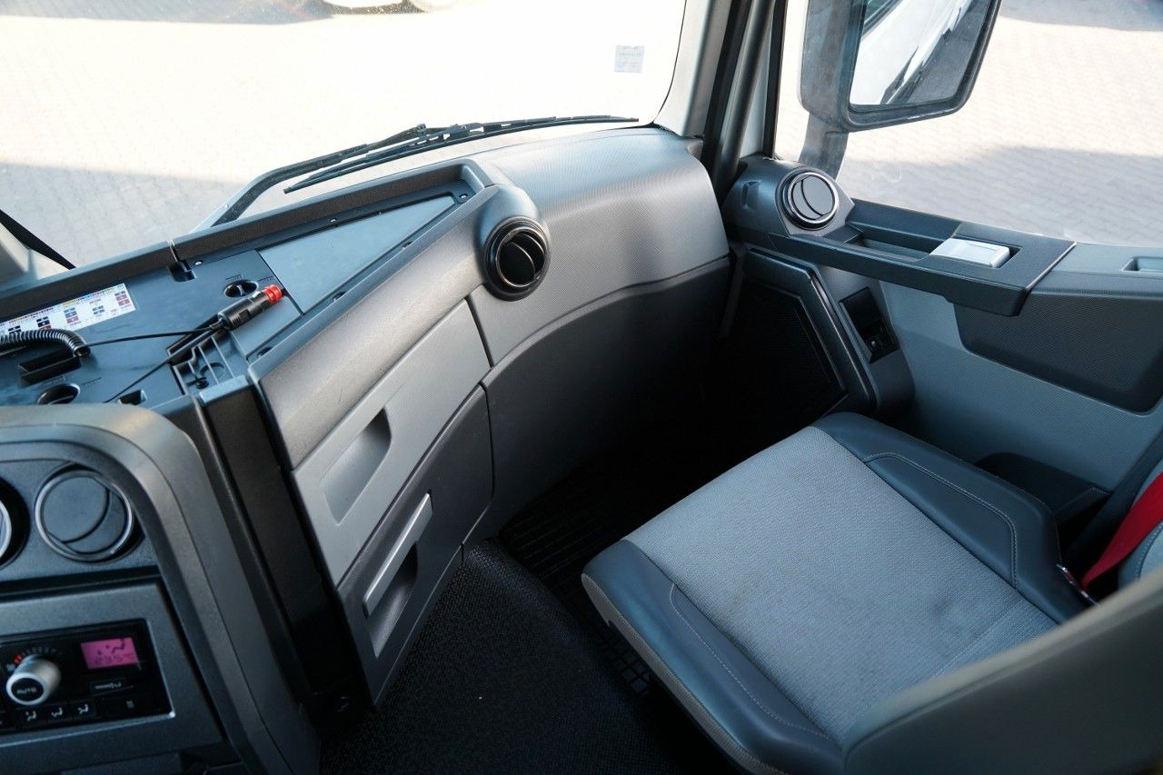 Tractor unit Renault T 460 / HYDRAULIKA DWUOBWODOWA / RETARDER / SPRO: picture 16 Tractor unit Renault T 460 / HYDRAULIKA DWUOBWODOWA / RETARDER / SPRO: picture 16