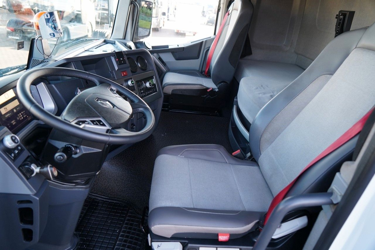 Tractor unit Renault T 460 / HYDRAULIKA DWUOBWODOWA / RETARDER / SPRO: picture 14 Tractor unit Renault T 460 / HYDRAULIKA DWUOBWODOWA / RETARDER / SPRO: picture 14