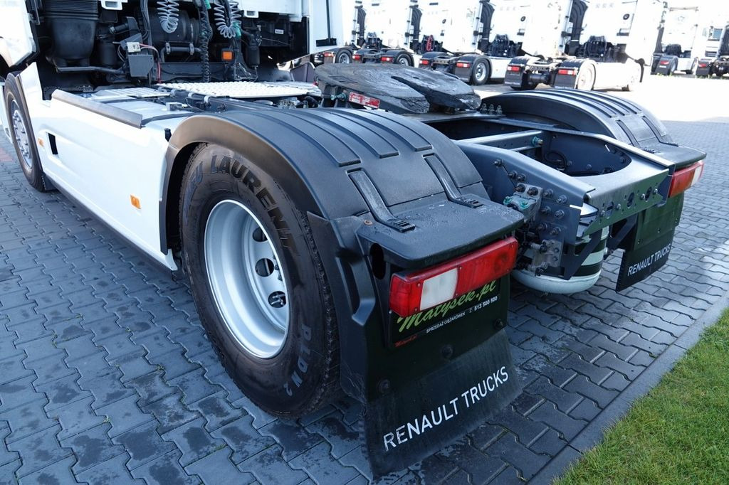 Tractor unit Renault T 520 / 13L / MAXISPACE / RETARDER / SALONKA Renault T 520 / 13L / MAXISPACE / RETARDER / SALONKA: picture 9 Tractor unit Renault T 520 / 13L / MAXISPACE / RETARDER / SALONKA Renault T 520 / 13L / MAXISPACE / RETARDER / SALONKA: picture 9