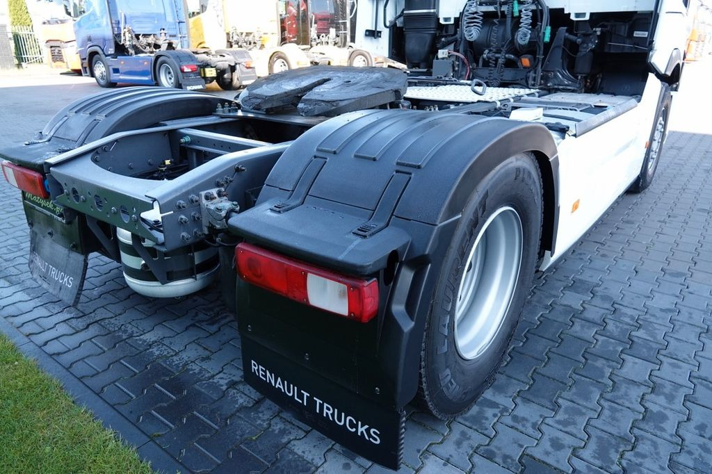 Tractor unit Renault T 520 / 13L / MAXISPACE / RETARDER / SALONKA Renault T 520 / 13L / MAXISPACE / RETARDER / SALONKA: picture 10 Tractor unit Renault T 520 / 13L / MAXISPACE / RETARDER / SALONKA Renault T 520 / 13L / MAXISPACE / RETARDER / SALONKA: picture 10