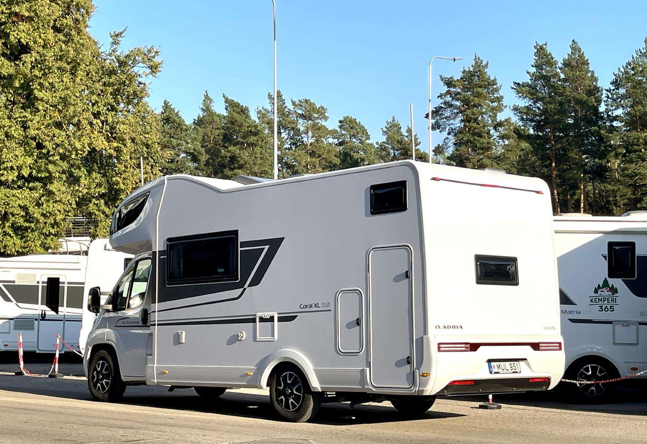 Adria Coral XL 650DK - Alcove motorhome: picture 3 Adria Coral XL 650DK - Alcove motorhome: picture 3