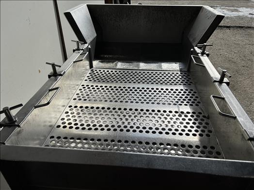 Cox and Plant Vibratory conveyor - Conveyor: picture 4 Cox and Plant Vibratory conveyor - Conveyor: picture 4