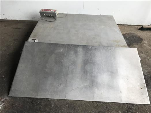 Ian Fellows Stainless platform scale - Food processing equipment: picture 1 Ian Fellows Stainless platform scale - Food processing equipment: picture 1