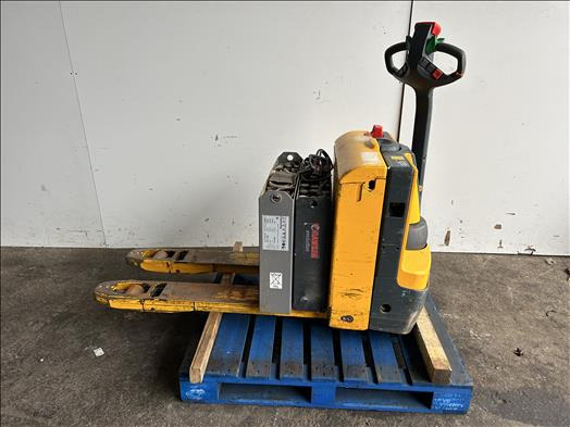 Jungheinrich EJE116 Electric pallet truck - Pallet truck: picture 1 Jungheinrich EJE116 Electric pallet truck - Pallet truck: picture 1