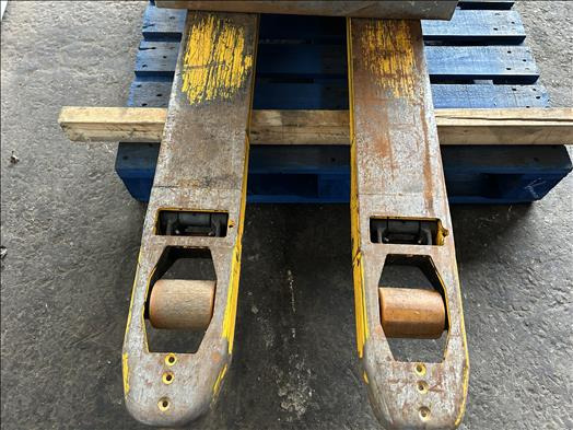 Jungheinrich EJE116 Electric pallet truck - Pallet truck: picture 3 Jungheinrich EJE116 Electric pallet truck - Pallet truck: picture 3