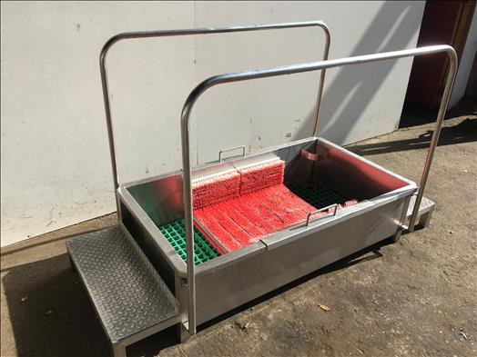 Syspal Stainless boot wash station - Food processing equipment: picture 5 Syspal Stainless boot wash station - Food processing equipment: picture 5