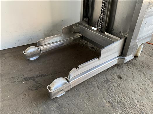 Syspal Tote bin lifter - Food processing equipment: picture 3 Syspal Tote bin lifter - Food processing equipment: picture 3
