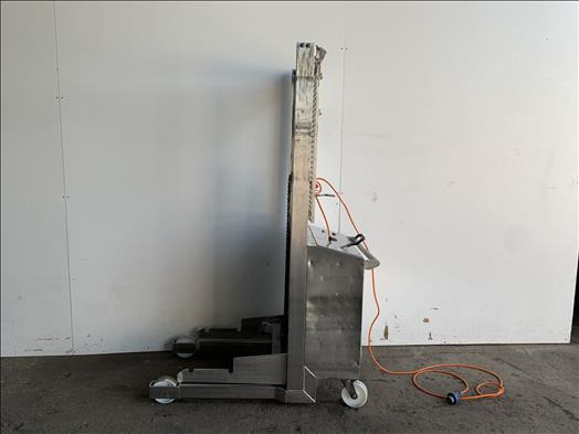 Syspal Tote bin lifter - Food processing equipment: picture 1 Syspal Tote bin lifter - Food processing equipment: picture 1