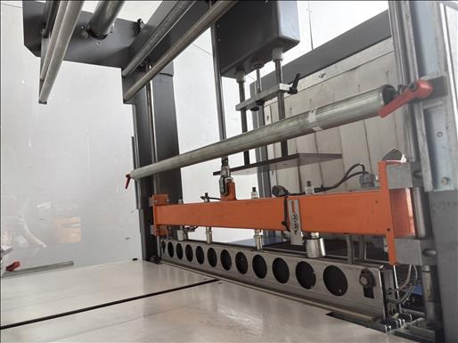 Wraps UK Easy700S Shrink sleeve wrapper - Packaging machinery: picture 5 Wraps UK Easy700S Shrink sleeve wrapper - Packaging machinery: picture 5