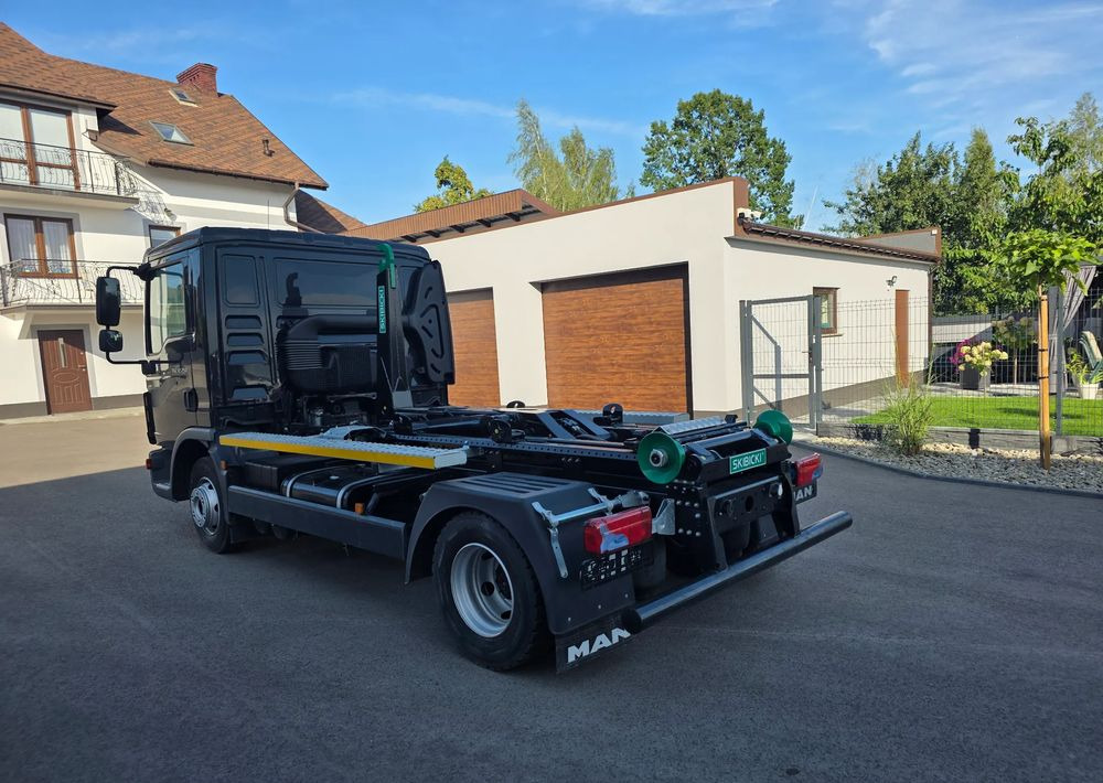 MAN TGL 12.250 nowe urządzenie hakowe SKIBICKI HKS 8/3300 ATEGO / TGM - Hook lift truck: picture 3 MAN TGL 12.250 nowe urządzenie hakowe SKIBICKI HKS 8/3300 ATEGO / TGM - Hook lift truck: picture 3