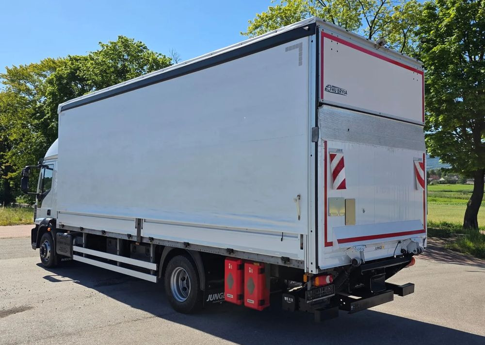 Iveco EUROCARGO 160E320/FIRANKA/WINDA/AUTOMAT/NISKI PRZEBIEG/E6/SPROWADZONY/PIERWSZY WŁAŚCICIEL - Curtain side truck: picture 3 Iveco EUROCARGO 160E320/FIRANKA/WINDA/AUTOMAT/NISKI PRZEBIEG/E6/SPROWADZONY/PIERWSZY WŁAŚCICIEL - Curtain side truck: picture 3