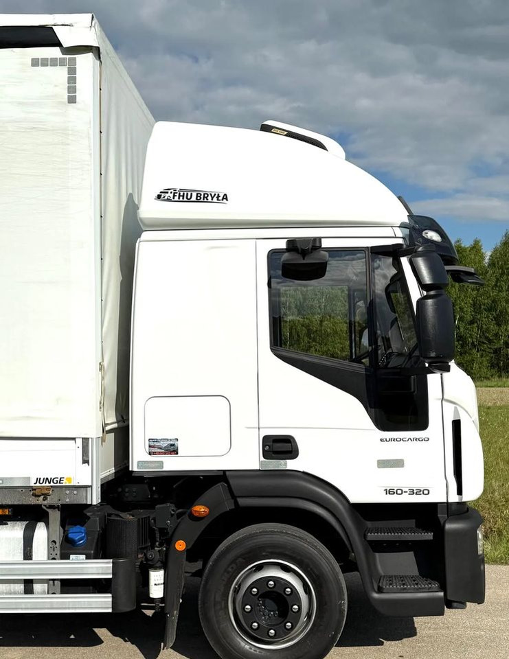 Iveco EUROCARGO 160E320/FIRANKA/WINDA/AUTOMAT/NISKI PRZEBIEG/E6/SPROWADZONY/PIERWSZY WŁAŚCICIEL - Curtain side truck: picture 5 Iveco EUROCARGO 160E320/FIRANKA/WINDA/AUTOMAT/NISKI PRZEBIEG/E6/SPROWADZONY/PIERWSZY WŁAŚCICIEL - Curtain side truck: picture 5