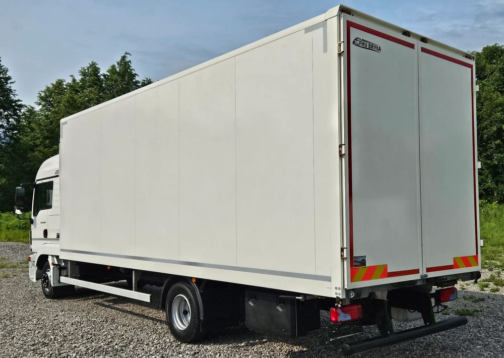 MAN TGL 12.250 / KONTENER / IZOTERMA / WINDA / 2019R / EURO 6 / PEŁEN SERWIS / 6 TON ŁADOWNOŚĆ / SPROWADZONY / ZADBANY / JAK NOWY / KSIĄŻKA SERWISOWA / E6 / 17 PALET - Box truck: picture 5 MAN TGL 12.250 / KONTENER / IZOTERMA / WINDA / 2019R / EURO 6 / PEŁEN SERWIS / 6 TON ŁADOWNOŚĆ / SPROWADZONY / ZADBANY / JAK NOWY / KSIĄŻKA SERWISOWA / E6 / 17 PALET - Box truck: picture 5