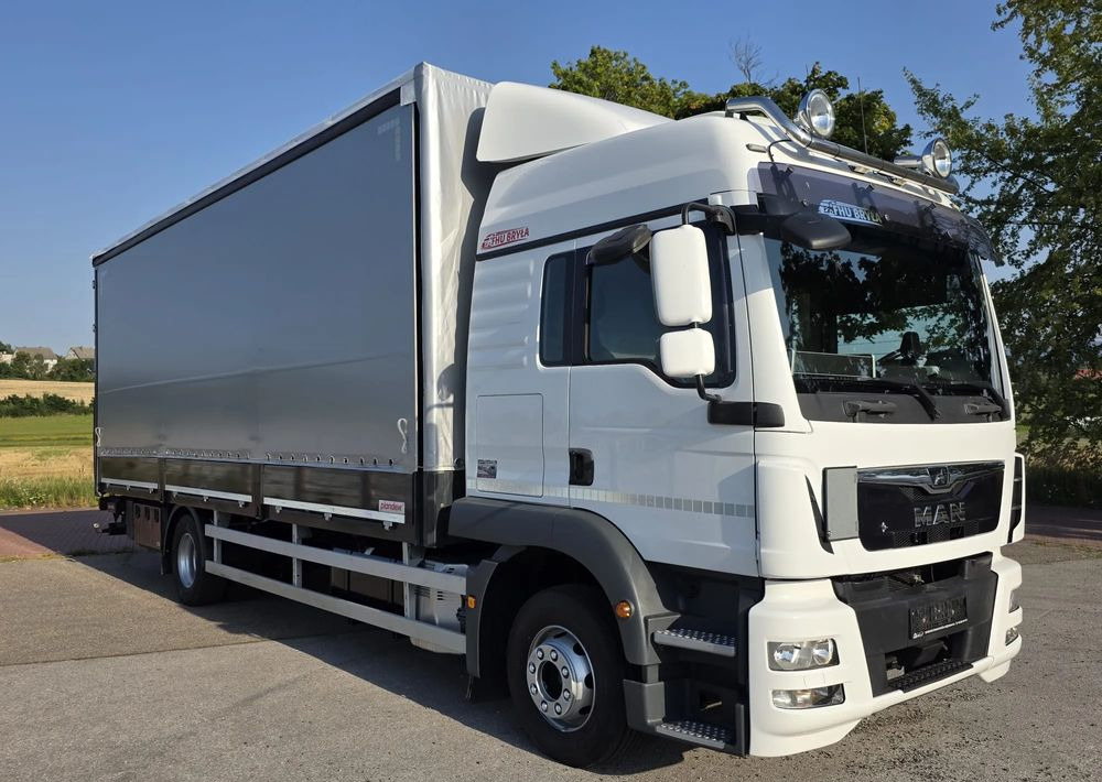 MAN TGM 15.290 / BURTO-FIRANKA / CAŁY NA PODUSZKACH /KLIMA POSTOJOWA / 2018R / NISKI PRZEBIEG / 18 PALET / E6 / JAK NOWY / WINDA / - Curtain side truck: picture 2 MAN TGM 15.290 / BURTO-FIRANKA / CAŁY NA PODUSZKACH /KLIMA POSTOJOWA / 2018R / NISKI PRZEBIEG / 18 PALET / E6 / JAK NOWY / WINDA / - Curtain side truck: picture 2