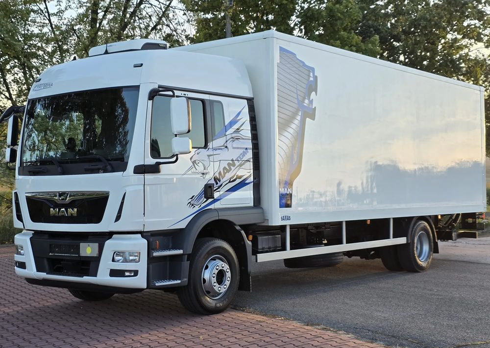 MAN TGM 15.290 / TGL / KONTENER / IZOTERMA / WINDA / KLIMA POSTOJOWA / 2019R / EURO 6 / PEŁEN SERWIS / 8200KG ŁADOWNOŚĆ / SPROWADZONY / ZADBANY / JAK NOWY / KSIĄŻKA SERWISOWA / E6 / 18 PALET - Box truck: picture 1 MAN TGM 15.290 / TGL / KONTENER / IZOTERMA / WINDA / KLIMA POSTOJOWA / 2019R / EURO 6 / PEŁEN SERWIS / 8200KG ŁADOWNOŚĆ / SPROWADZONY / ZADBANY / JAK NOWY / KSIĄŻKA SERWISOWA / E6 / 18 PALET - Box truck: picture 1