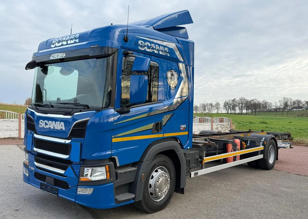 Scania P360 / P410 / BDF / RAMA / FIRANKA / PEŁNA SYPIALKA / WINDA / E6 / CAŁA NA PODUSZKACH / ROZSTAW OSI 5.5M / LAWETA / DO ŻYWCA / DO BYDŁA / DO ZABUDOWY / SPROWADZONA - Cab chassis truck: picture 1 Scania P360 / P410 / BDF / RAMA / FIRANKA / PEŁNA SYPIALKA / WINDA / E6 / CAŁA NA PODUSZKACH / ROZSTAW OSI 5.5M / LAWETA / DO ŻYWCA / DO BYDŁA / DO ZABUDOWY / SPROWADZONA - Cab chassis truck: picture 1