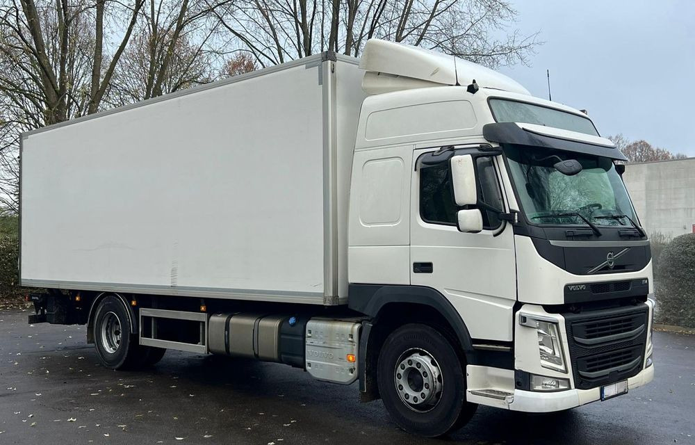 Volvo FM 340 / IZOTERMA / WINDA / SPROWADZONY / 18 PALET / 10.2017 / E6 / STAN BARDZO DOBRY - Refrigerated truck: picture 2 Volvo FM 340 / IZOTERMA / WINDA / SPROWADZONY / 18 PALET / 10.2017 / E6 / STAN BARDZO DOBRY - Refrigerated truck: picture 2